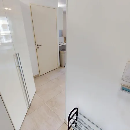 Lejlighed T2 Climatise Avec Balcon, Garage Et Wifi - Proche Et Gare - Fr-1-196-371