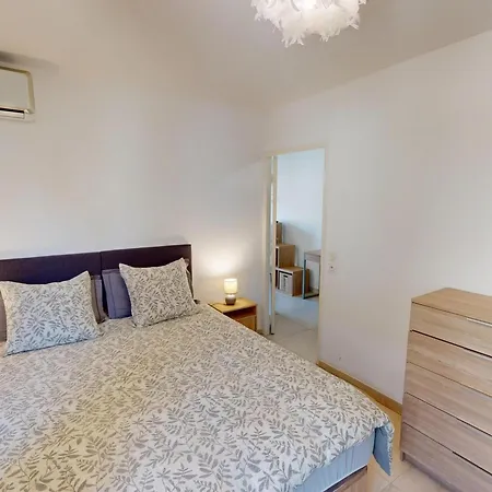 T2 Climatise Avec Balcon, Garage Et Wifi - Proche Et Gare - Fr-1-196-371 * Roquebrune-Cap-Martin